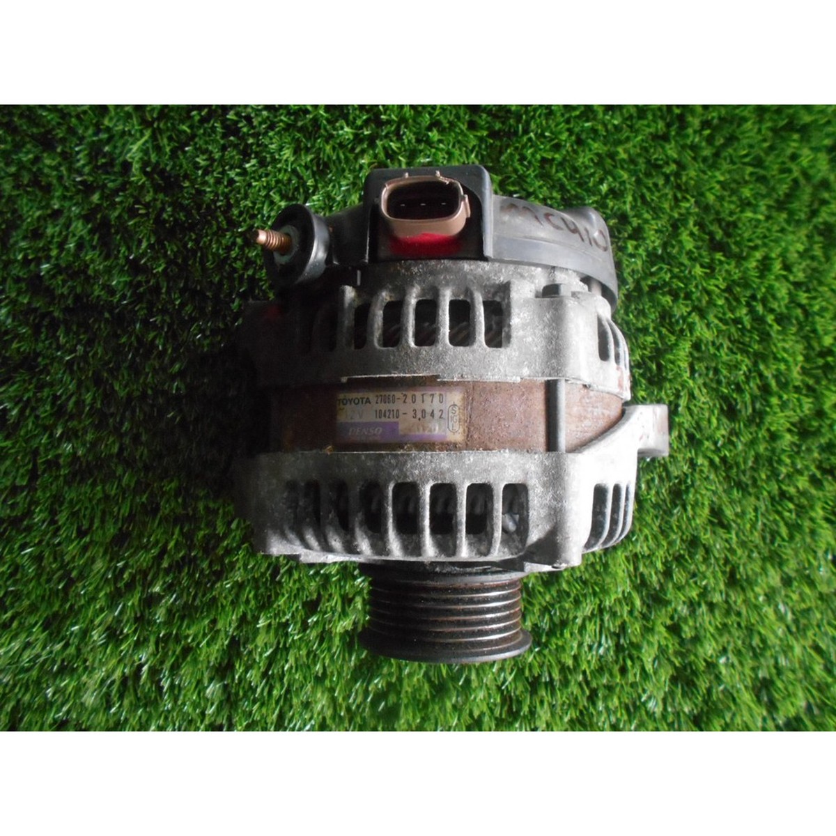 Original Toyota Harrier MCU10 30 Denso Alternator
